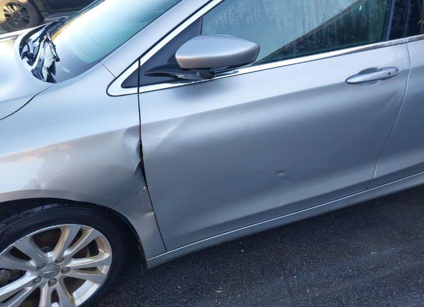 Photo 6 of 2015 Chrysler 200 LIMITED (VIN 1C3CCCAB8FN632945)