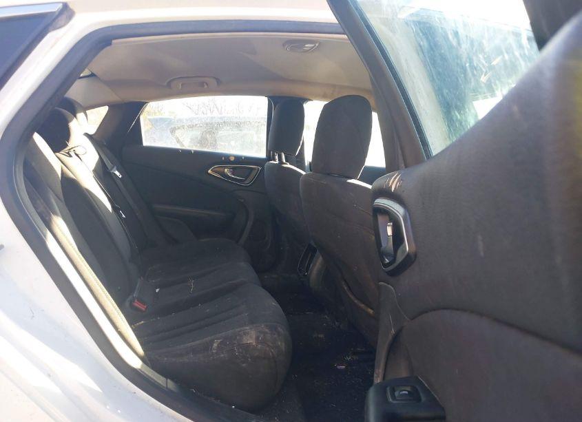 Photo 8 of 2015 Chrysler 200 LIMITED (VIN 1C3CCCAB8FN650264)