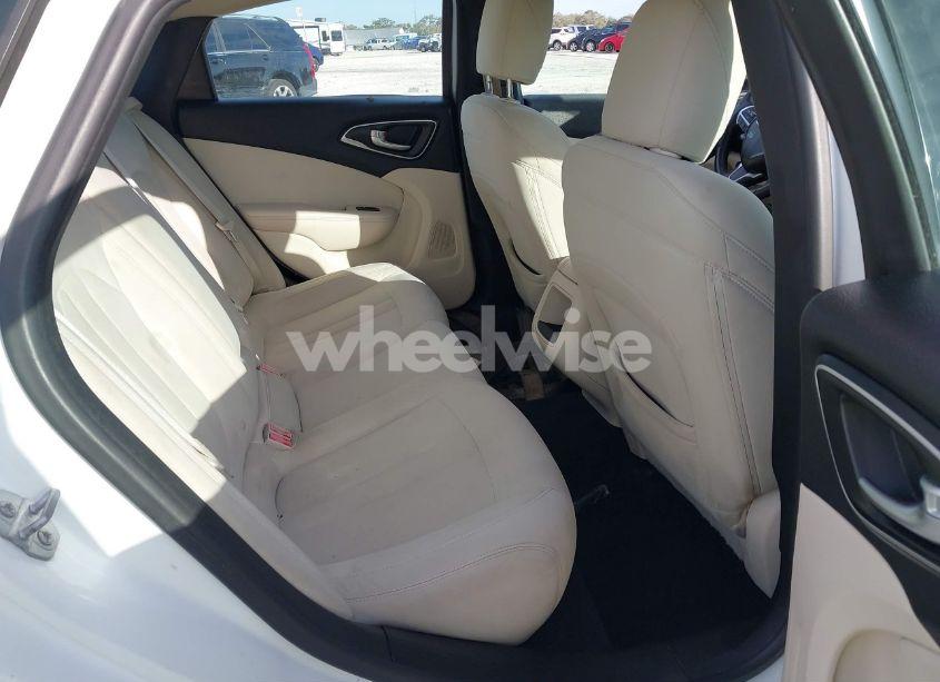 Photo 8 of 2015 Chrysler 200 LIMITED (VIN 1C3CCCAB8FN659613)