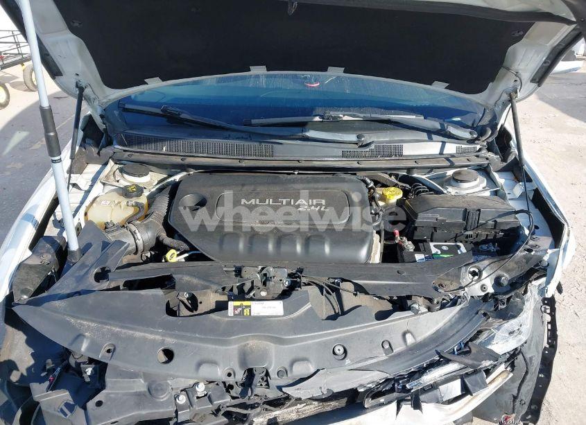 Photo 10 of 2015 Chrysler 200 LIMITED (VIN 1C3CCCAB8FN661717)