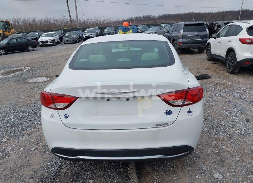 Photo 16 of 2015 Chrysler 200 LIMITED (VIN 1C3CCCAB8FN669588)