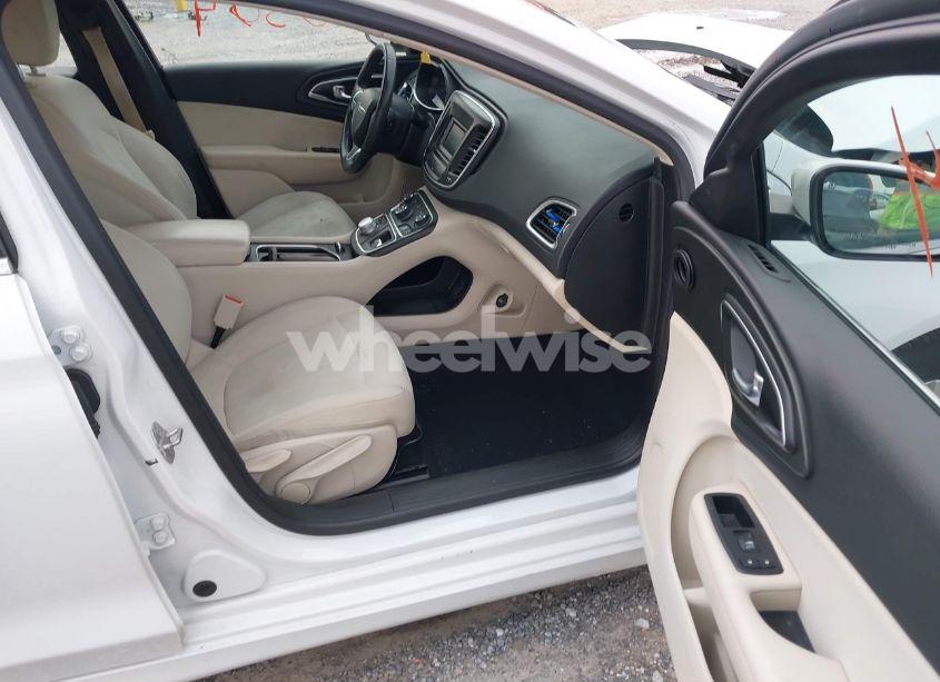 Photo 5 of 2015 Chrysler 200 LIMITED (VIN 1C3CCCAB8FN669588)