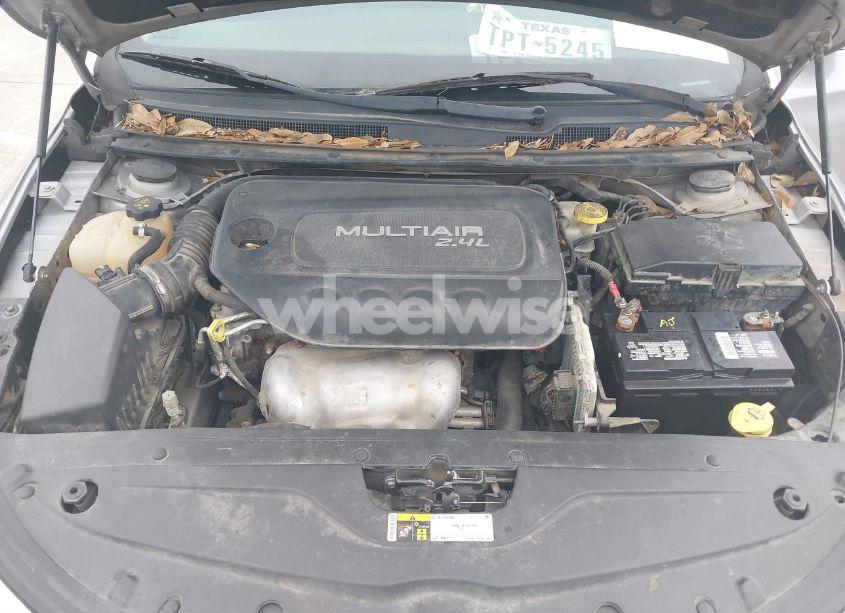 Photo 10 of 2015 Chrysler 200 LIMITED (VIN 1C3CCCAB8FN670059)