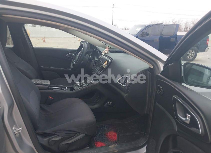 Photo 5 of 2015 Chrysler 200 LIMITED (VIN 1C3CCCAB8FN670059)