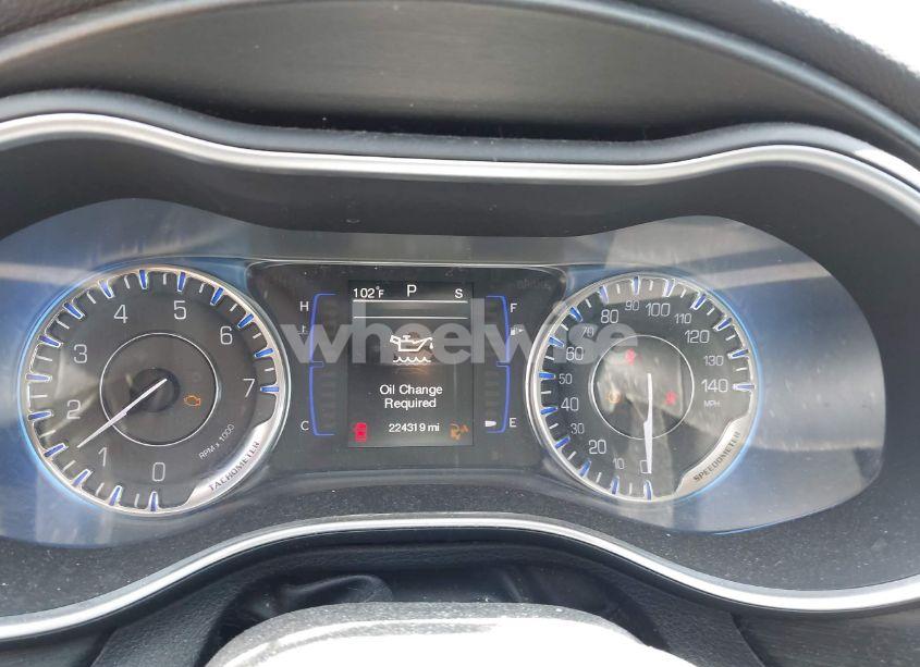 Photo 7 of 2015 Chrysler 200 LIMITED (VIN 1C3CCCAB8FN670305)