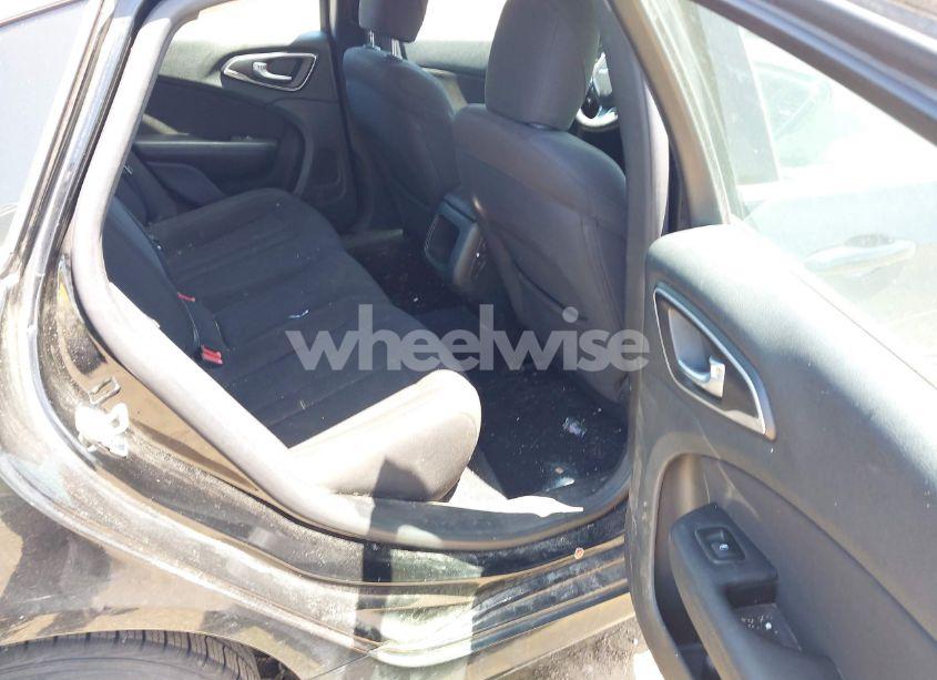 Photo 8 of 2015 Chrysler 200 LIMITED (VIN 1C3CCCAB8FN670305)