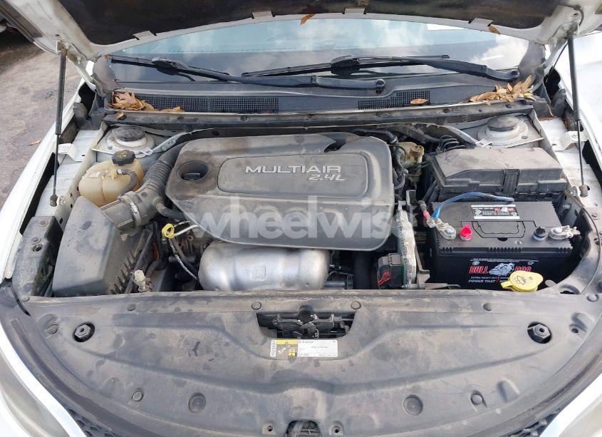 Photo 10 of 2015 Chrysler 200 LIMITED (VIN 1C3CCCAB8FN671163)