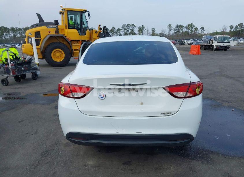 Photo 16 of 2015 Chrysler 200 LIMITED (VIN 1C3CCCAB8FN671163)