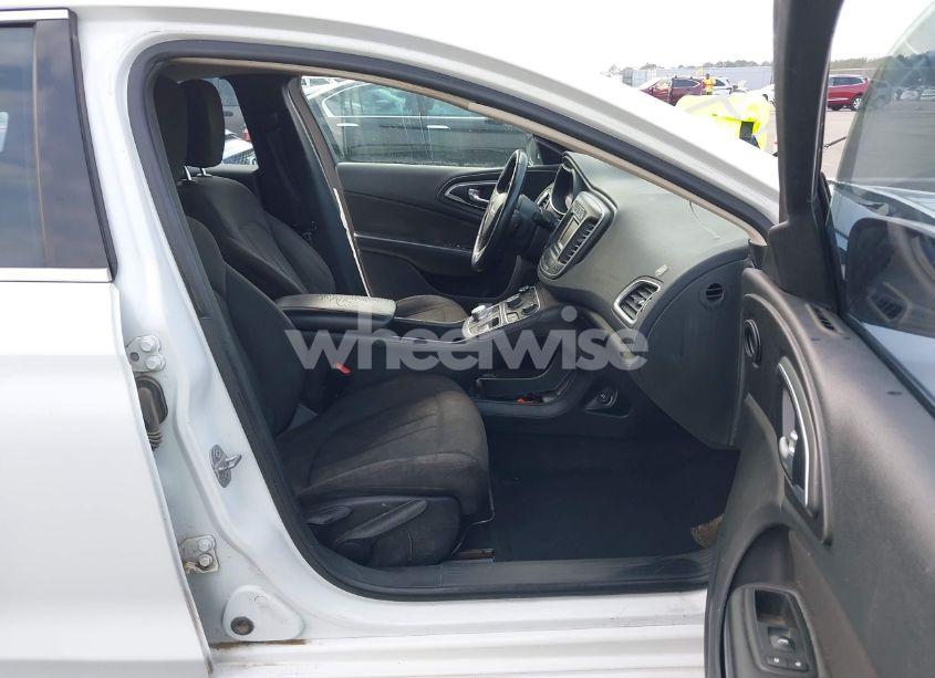 Photo 5 of 2015 Chrysler 200 LIMITED (VIN 1C3CCCAB8FN671163)