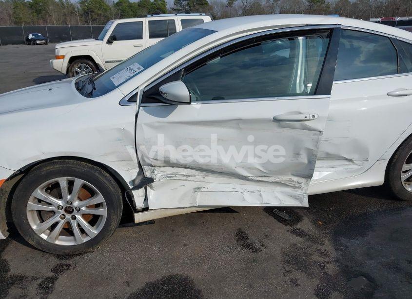 Photo 6 of 2015 Chrysler 200 LIMITED (VIN 1C3CCCAB8FN671163)