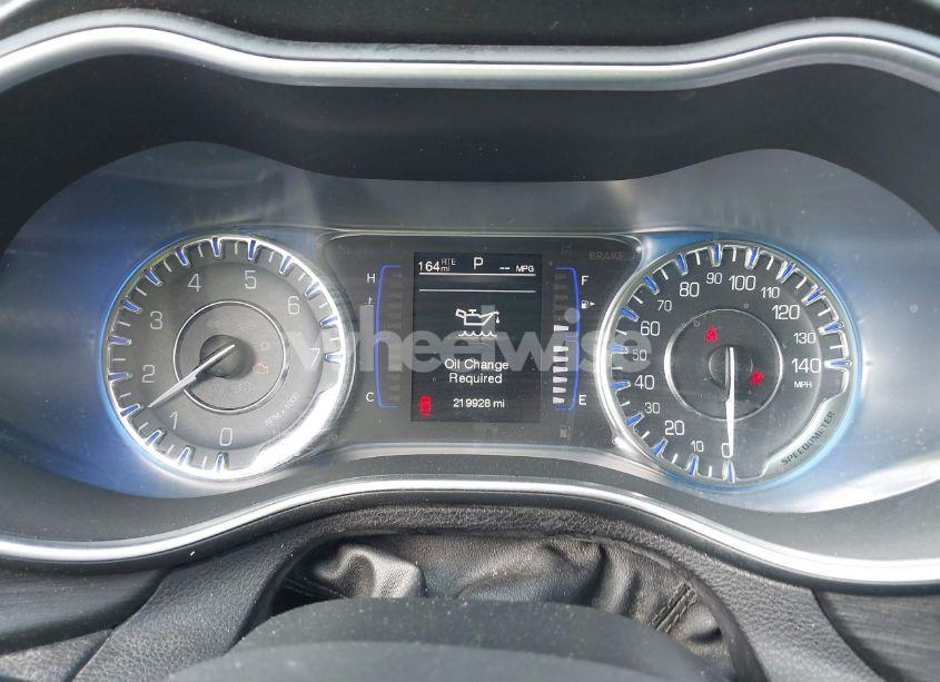 Photo 7 of 2015 Chrysler 200 LIMITED (VIN 1C3CCCAB8FN671163)