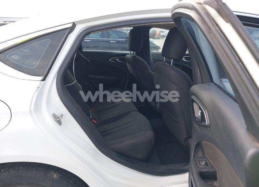 Photo 8 of 2015 Chrysler 200 LIMITED (VIN 1C3CCCAB8FN671163)