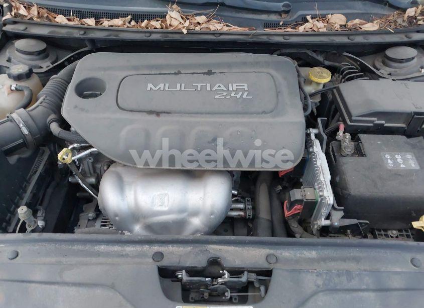 Photo 10 of 2015 Chrysler 200 LIMITED (VIN 1C3CCCAB8FN671325)