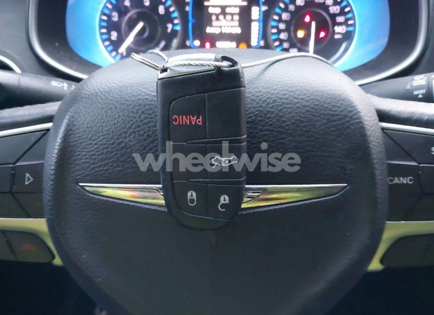 Photo 11 of 2015 Chrysler 200 LIMITED (VIN 1C3CCCAB8FN671325)