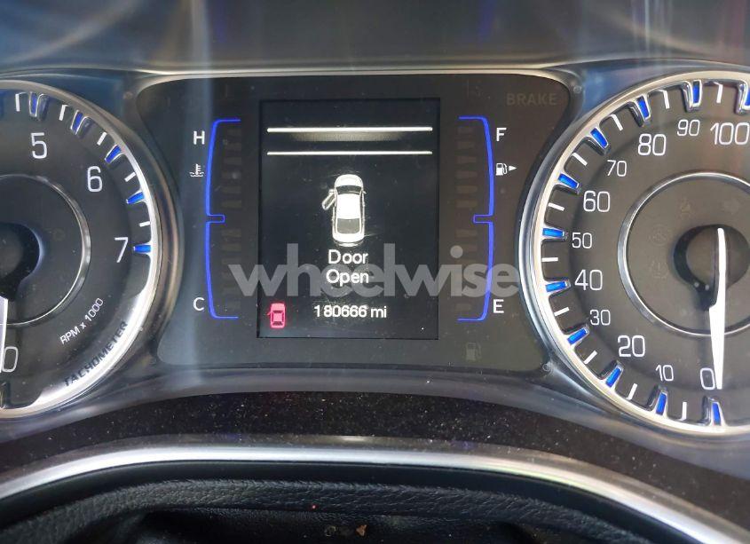 Photo 7 of 2015 Chrysler 200 LIMITED (VIN 1C3CCCAB8FN684964)