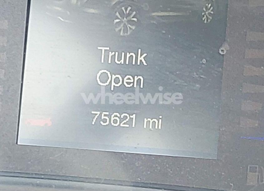 Photo 14 of 2015 Chrysler 200 LIMITED (VIN 1C3CCCAB8FN705635)