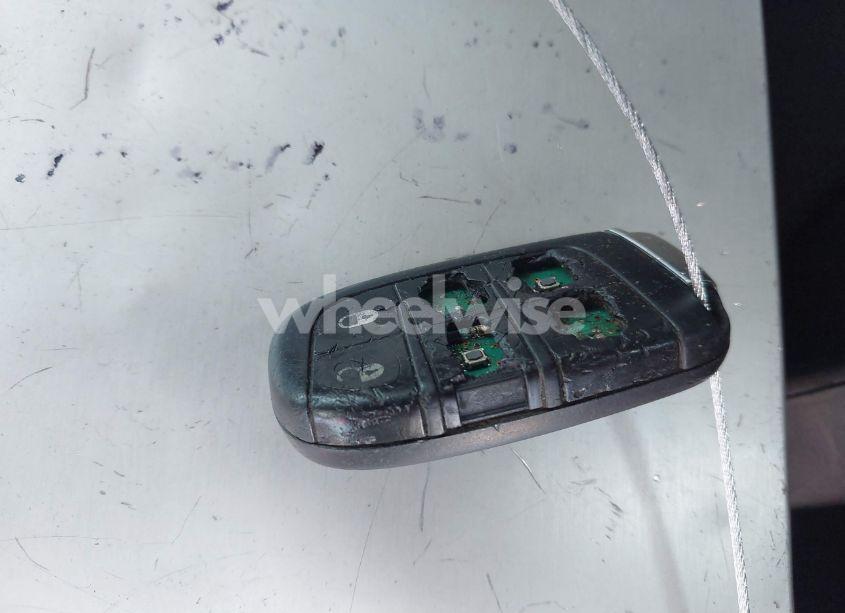 Photo 11 of 2015 Chrysler 200 LIMITED (VIN 1C3CCCAB8FN759033)