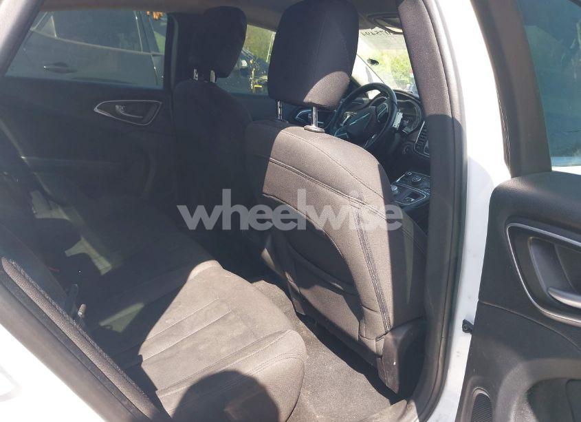 Photo 8 of 2016 Chrysler 200 LIMITED (VIN 1C3CCCAB8GN109121)