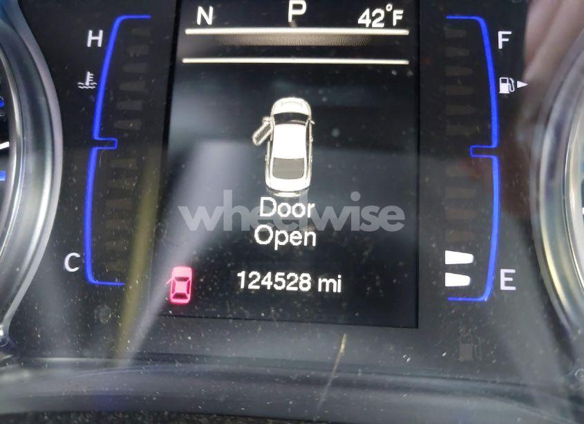 Photo 15 of 2016 Chrysler 200 LIMITED (VIN 1C3CCCAB8GN115274)