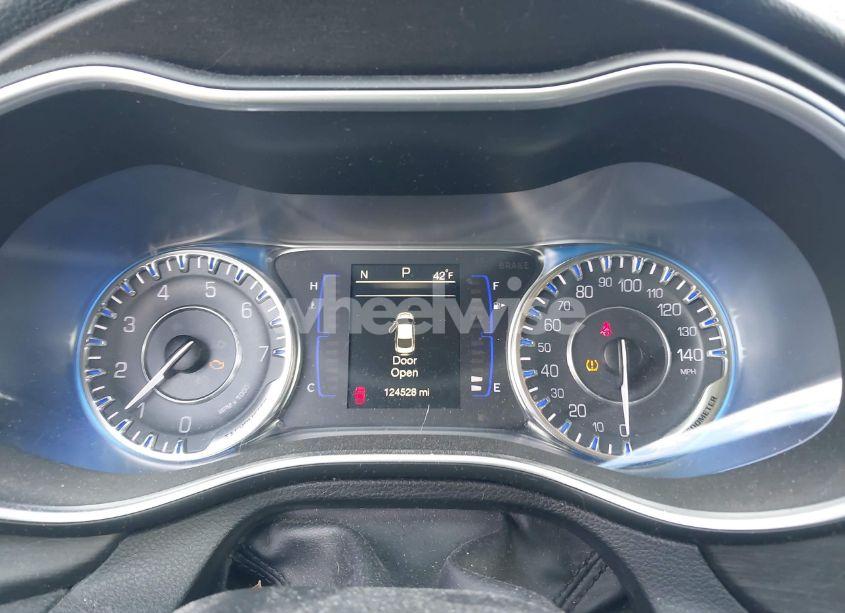 Photo 7 of 2016 Chrysler 200 LIMITED (VIN 1C3CCCAB8GN115274)