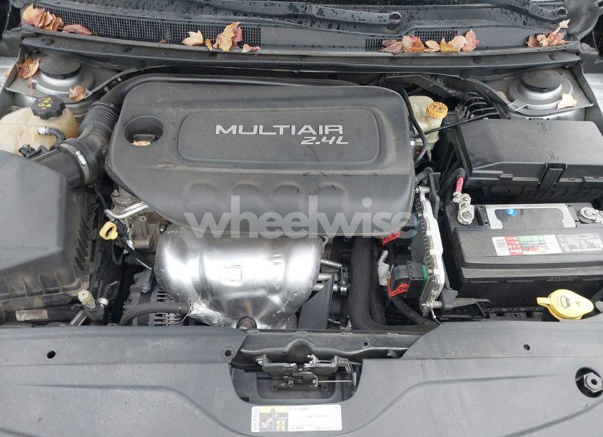 Photo 10 of 2016 Chrysler 200 LIMITED (VIN 1C3CCCAB8GN155127)