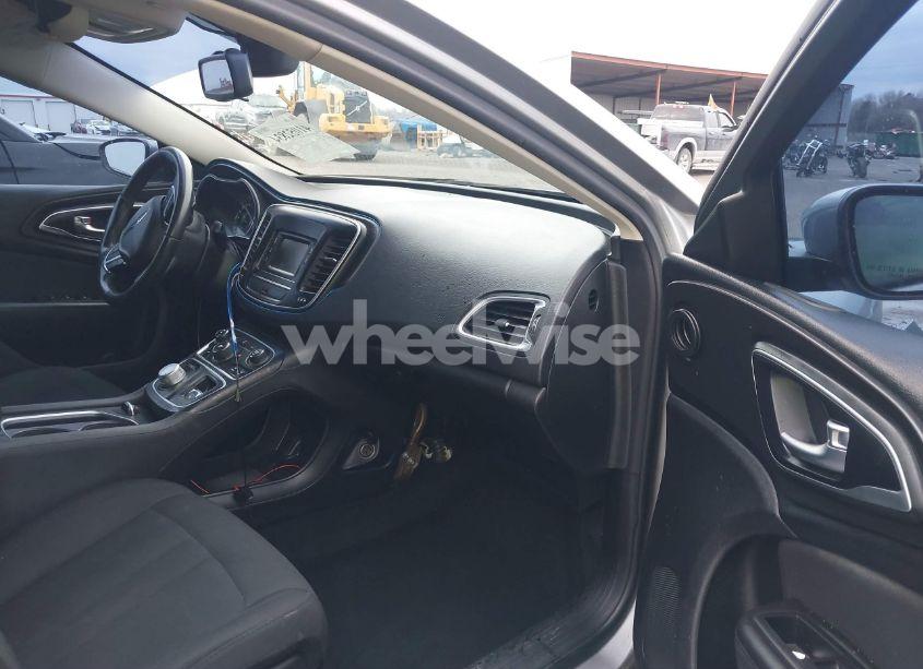 Photo 5 of 2016 Chrysler 200 LIMITED (VIN 1C3CCCAB8GN155127)