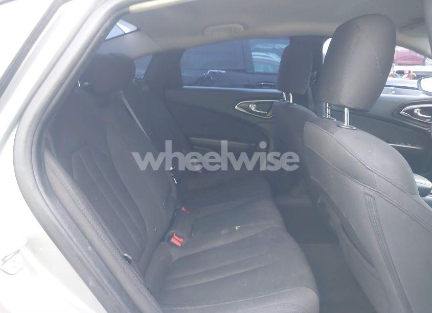 Photo 8 of 2016 Chrysler 200 LIMITED (VIN 1C3CCCAB8GN155127)