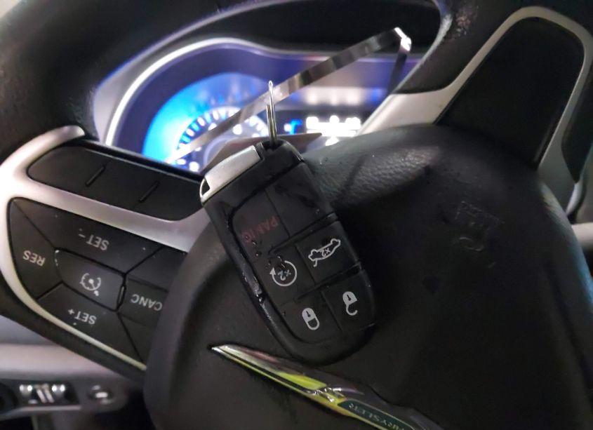 Photo 11 of 2015 Chrysler 200 LIMITED (VIN 1C3CCCAB9FN526861)