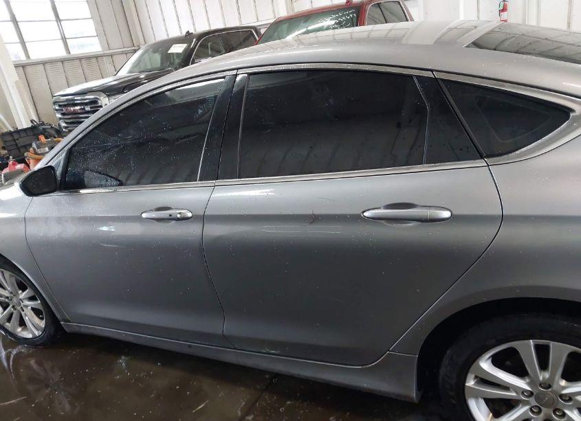 Photo 14 of 2015 Chrysler 200 LIMITED (VIN 1C3CCCAB9FN526861)