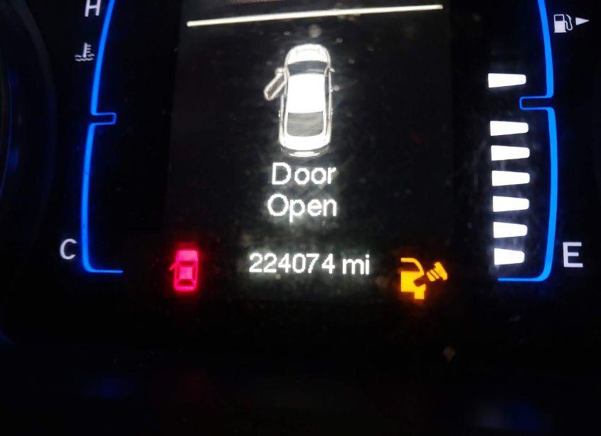 Photo 15 of 2015 Chrysler 200 LIMITED (VIN 1C3CCCAB9FN526861)