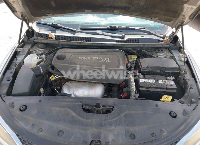 Photo 10 of 2015 Chrysler 200 LIMITED (VIN 1C3CCCAB9FN539609)