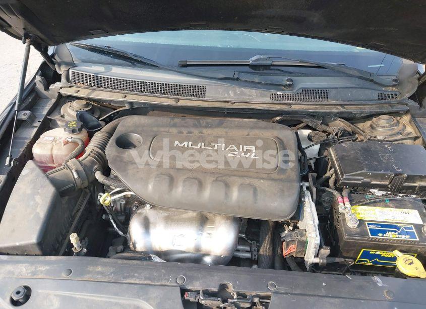 Photo 10 of 2015 Chrysler 200 LIMITED (VIN 1C3CCCAB9FN558368)