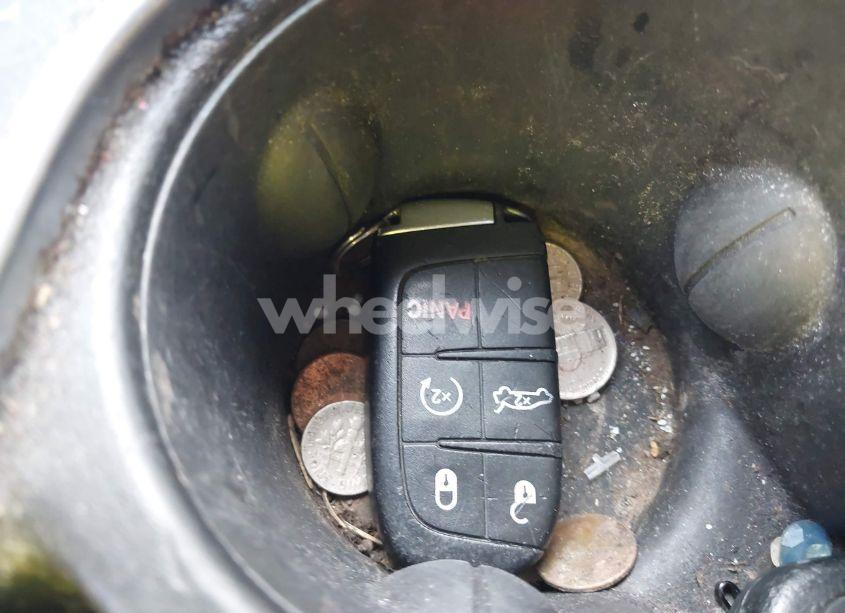 Photo 11 of 2015 Chrysler 200 LIMITED (VIN 1C3CCCAB9FN558368)