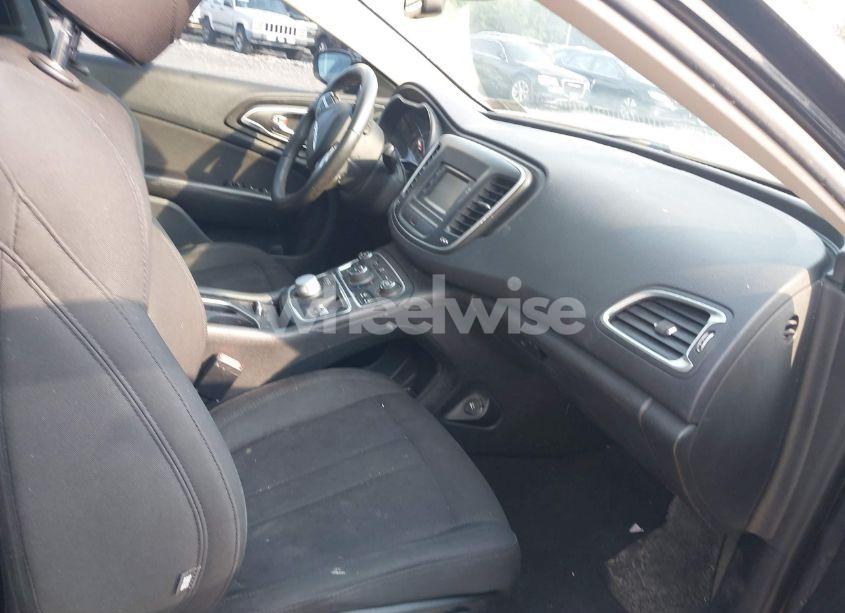 Photo 5 of 2015 Chrysler 200 LIMITED (VIN 1C3CCCAB9FN558368)