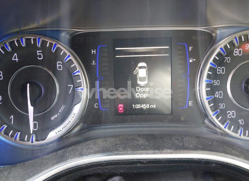 Photo 7 of 2015 Chrysler 200 LIMITED (VIN 1C3CCCAB9FN558368)