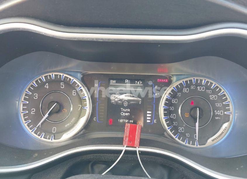 Photo 15 of 2015 Chrysler 200 LIMITED (VIN 1C3CCCAB9FN561609)