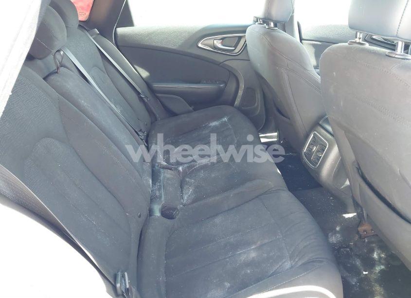 Photo 8 of 2015 Chrysler 200 LIMITED (VIN 1C3CCCAB9FN561609)