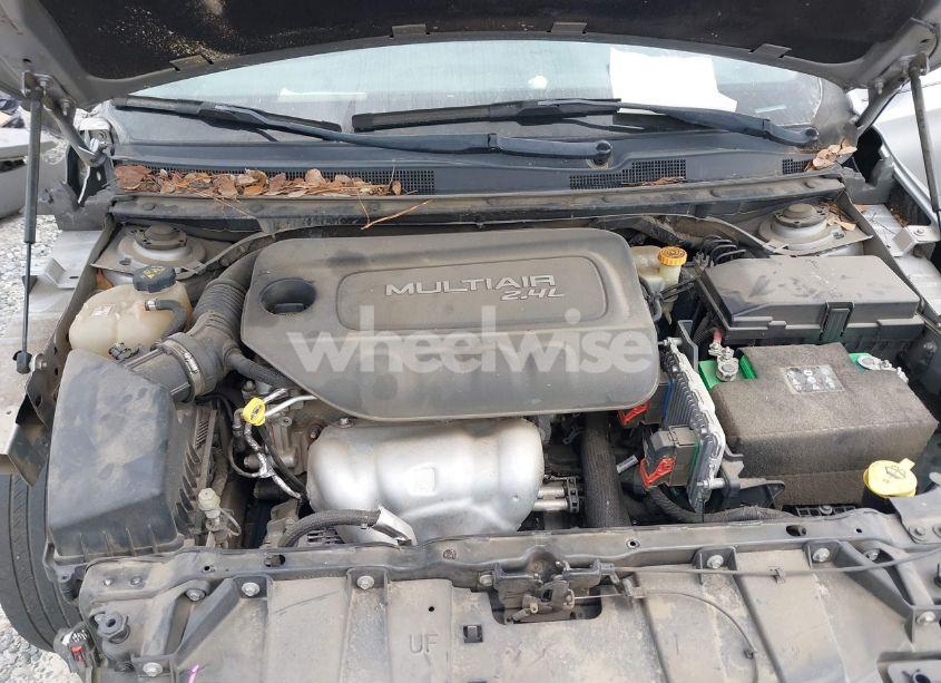 Photo 10 of 2015 Chrysler 200 LIMITED (VIN 1C3CCCAB9FN584565)
