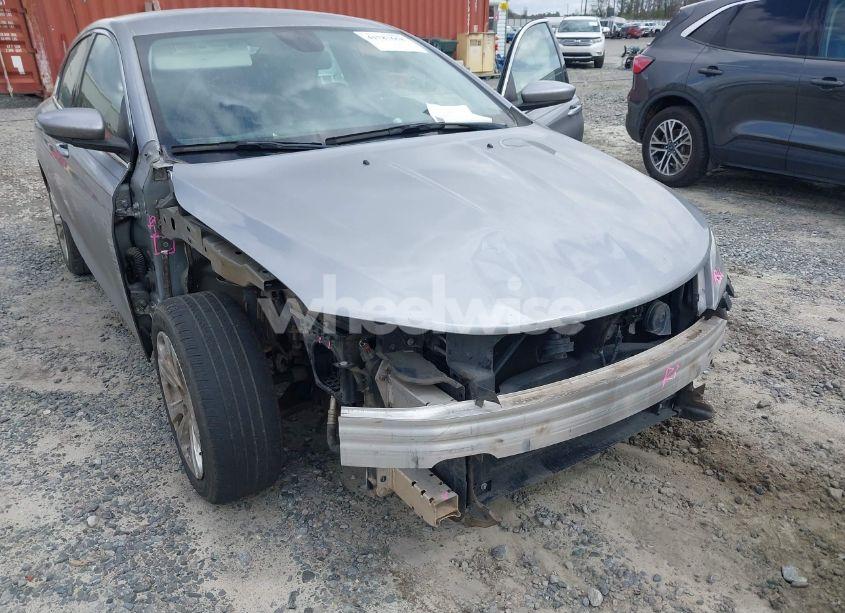 Photo 6 of 2015 Chrysler 200 LIMITED (VIN 1C3CCCAB9FN584565)