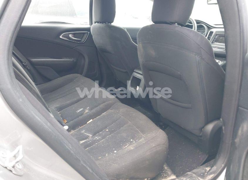 Photo 8 of 2015 Chrysler 200 LIMITED (VIN 1C3CCCAB9FN584565)