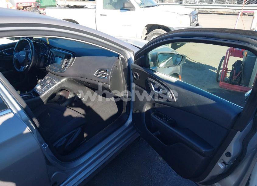 Photo 5 of 2015 Chrysler 200 LIMITED (VIN 1C3CCCAB9FN598546)