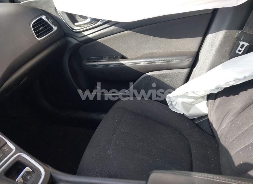 Photo 5 of 2015 Chrysler 200 LIMITED (VIN 1C3CCCAB9FN609738)