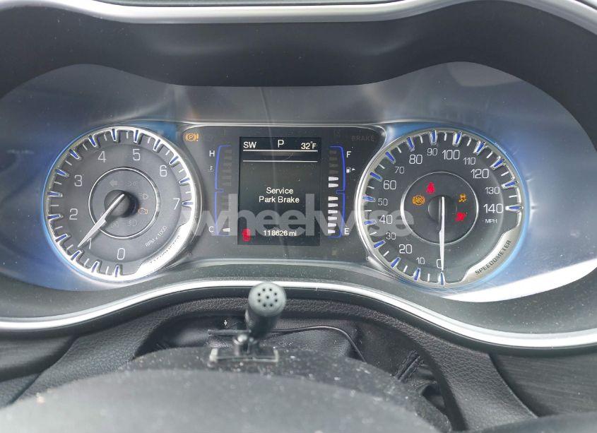 Photo 7 of 2015 Chrysler 200 LIMITED (VIN 1C3CCCAB9FN624787)