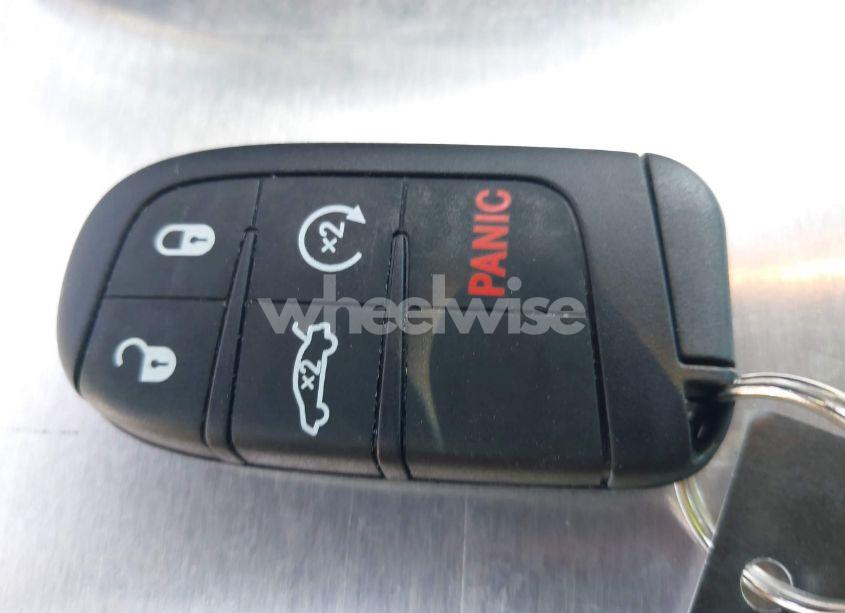 Photo 11 of 2015 Chrysler 200 LIMITED (VIN 1C3CCCAB9FN646224)