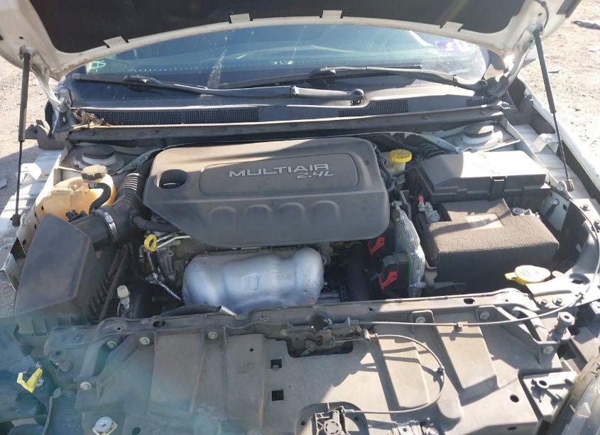 Photo 10 of 2015 Chrysler 200 LIMITED (VIN 1C3CCCAB9FN649351)