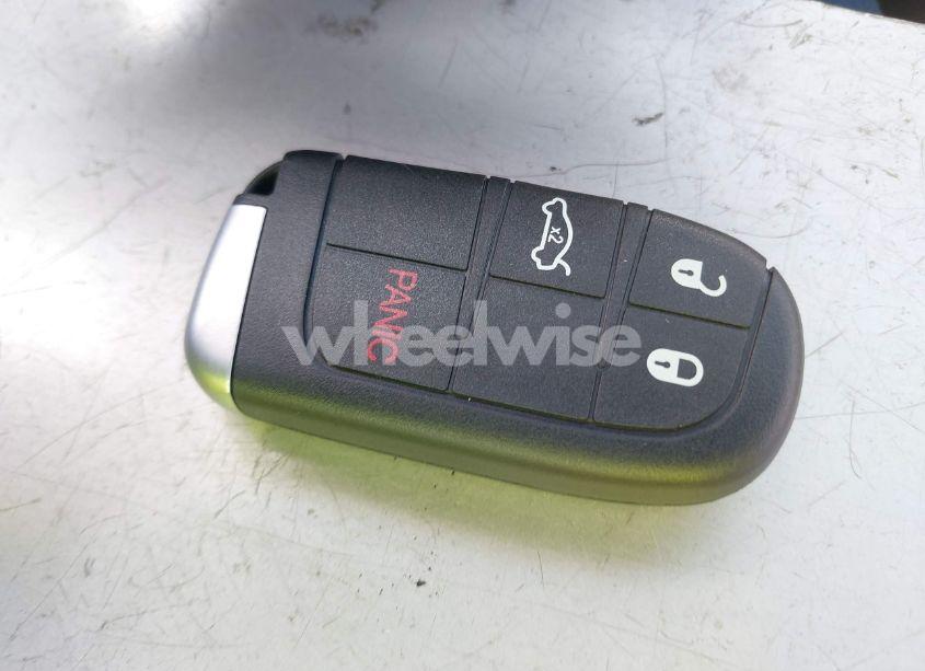 Photo 11 of 2015 Chrysler 200 LIMITED (VIN 1C3CCCAB9FN666621)