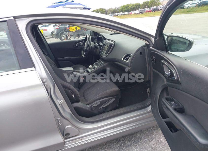 Photo 5 of 2015 Chrysler 200 LIMITED (VIN 1C3CCCAB9FN666621)