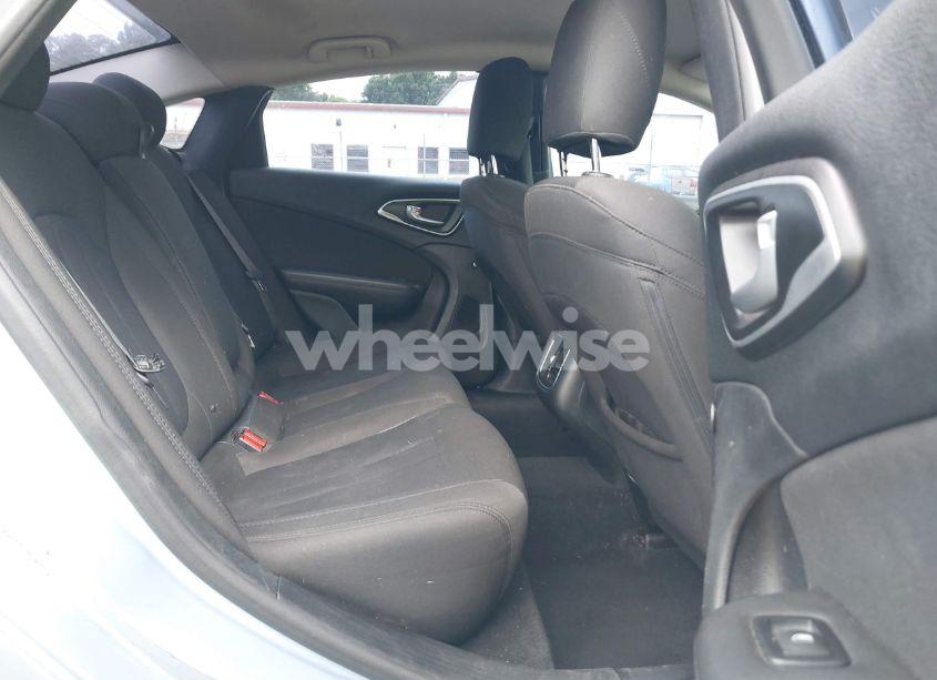 Photo 8 of 2015 Chrysler 200 LIMITED (VIN 1C3CCCAB9FN671625)