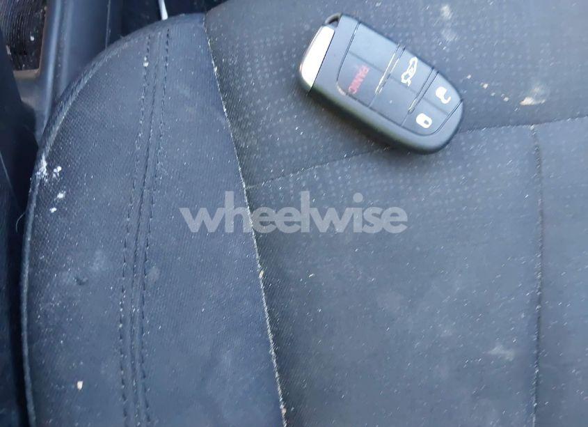 Photo 11 of 2015 Chrysler 200 LIMITED (VIN 1C3CCCAB9FN715400)