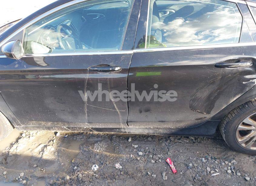 Photo 14 of 2015 Chrysler 200 LIMITED (VIN 1C3CCCAB9FN715400)